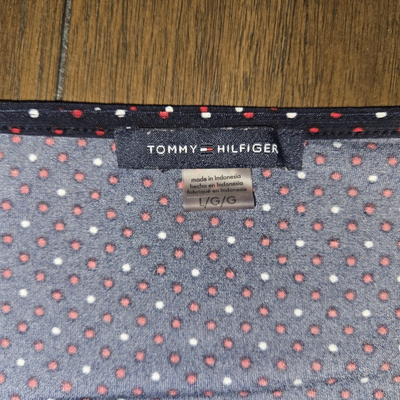 Tommy Hilfiger Sleeveless Red, White, Blue Top w Keyhole Neck - Picture 5 of 7